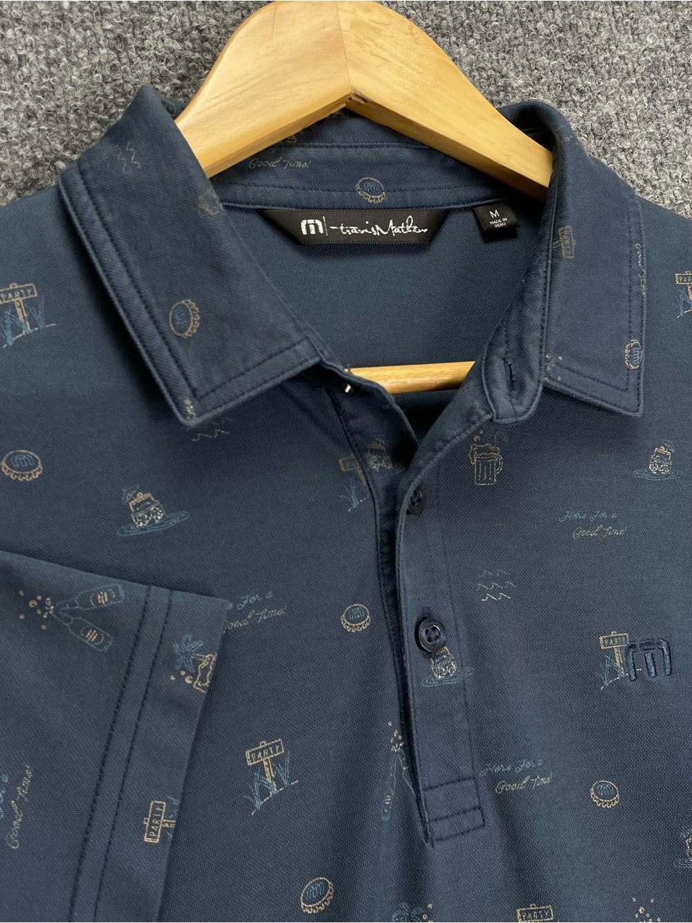 Travis Mathew Polo Shirt Mens M Blue Performance Golf Party Beach Drinks Print